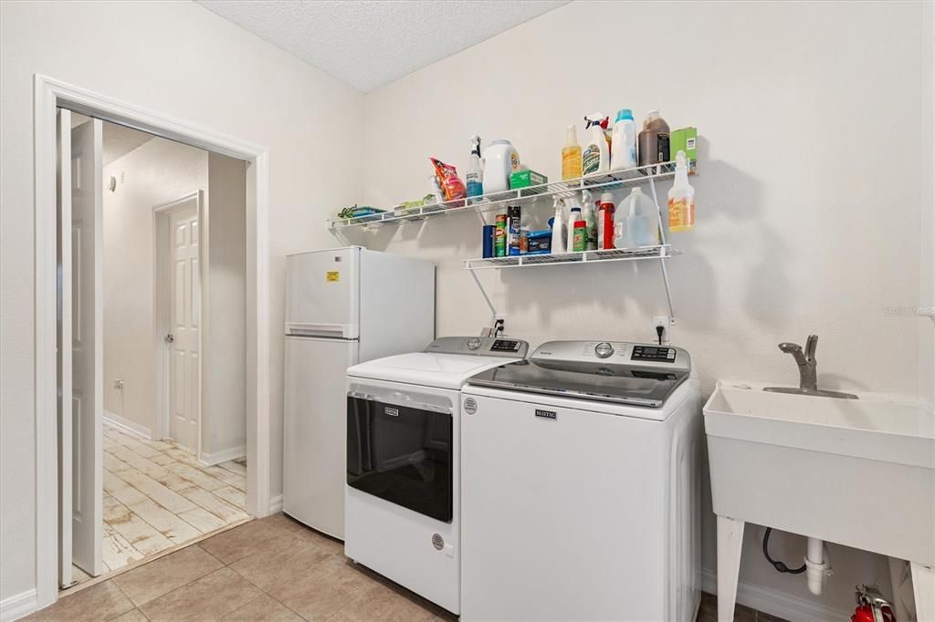 En Venta: $509,000 (2 camas, 3 baños, 2582 Pies cuadrados)