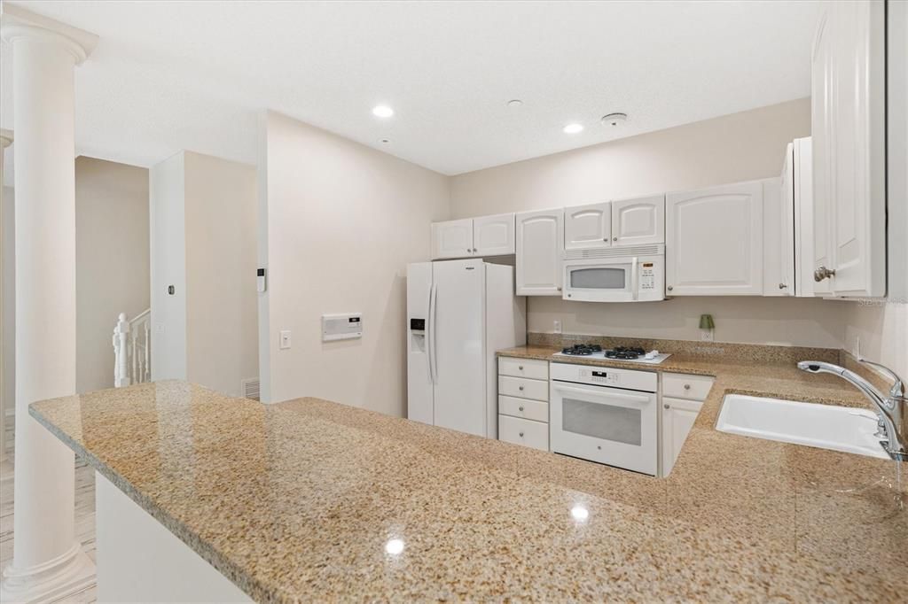 En Venta: $509,000 (2 camas, 3 baños, 2582 Pies cuadrados)