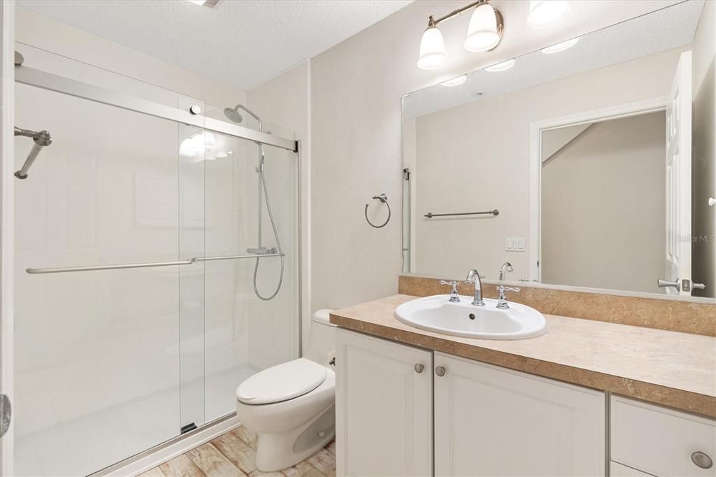 En Venta: $509,000 (2 camas, 3 baños, 2582 Pies cuadrados)