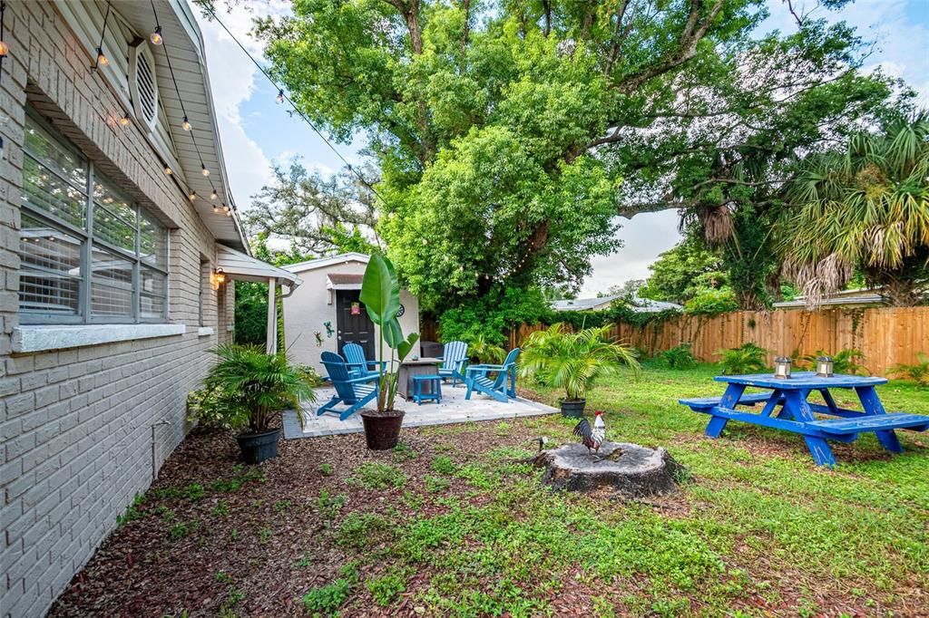 For Sale: $275,000 (3 beds, 1 baths, 990 Square Feet)