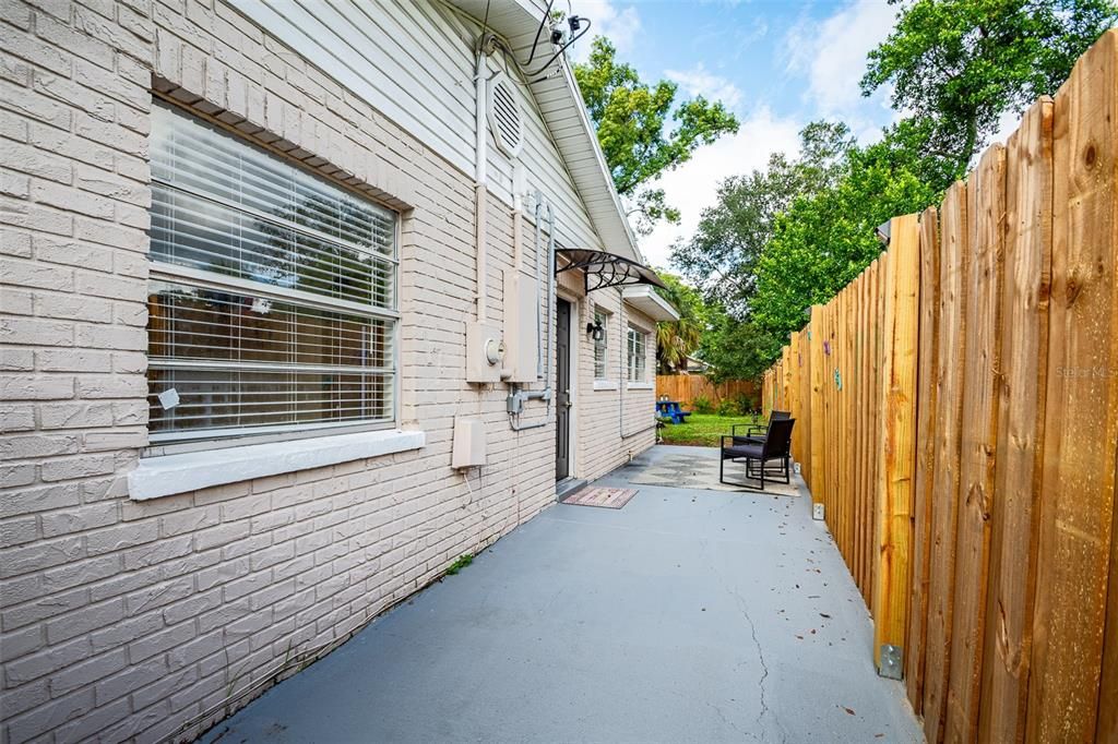 For Sale: $275,000 (3 beds, 1 baths, 990 Square Feet)