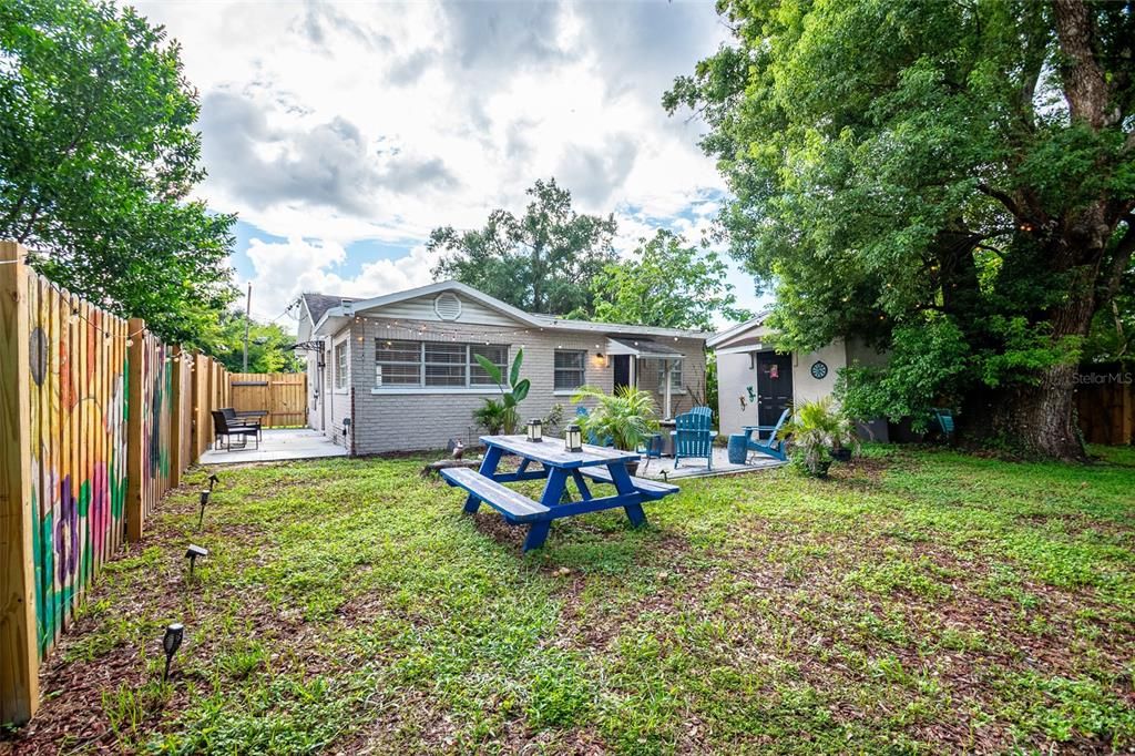 For Sale: $275,000 (3 beds, 1 baths, 990 Square Feet)
