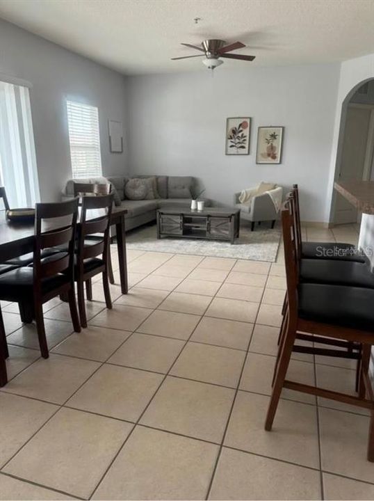 В аренду: $1,800 (2 спален, 2 ванн, 1273 Квадратных фут)