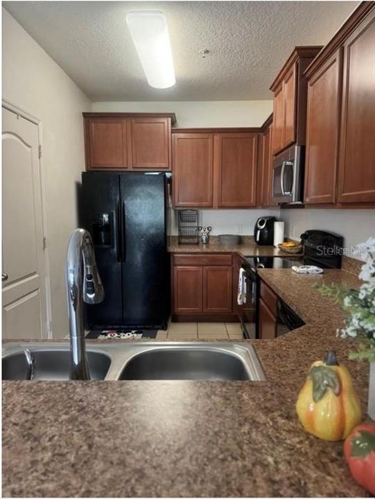 В аренду: $1,800 (2 спален, 2 ванн, 1273 Квадратных фут)