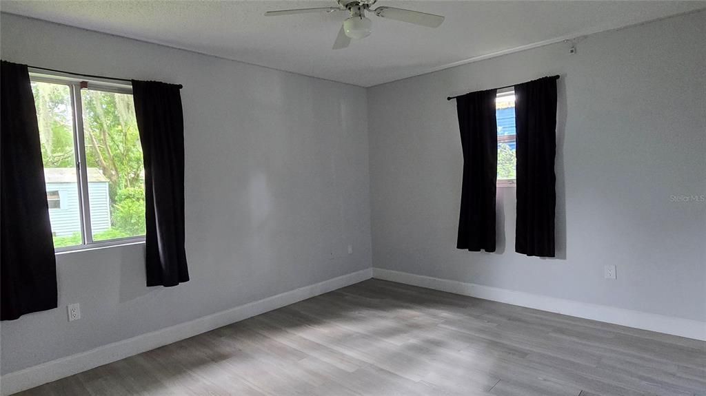 En Venta: $294,900 (4 camas, 3 baños, 2146 Pies cuadrados)