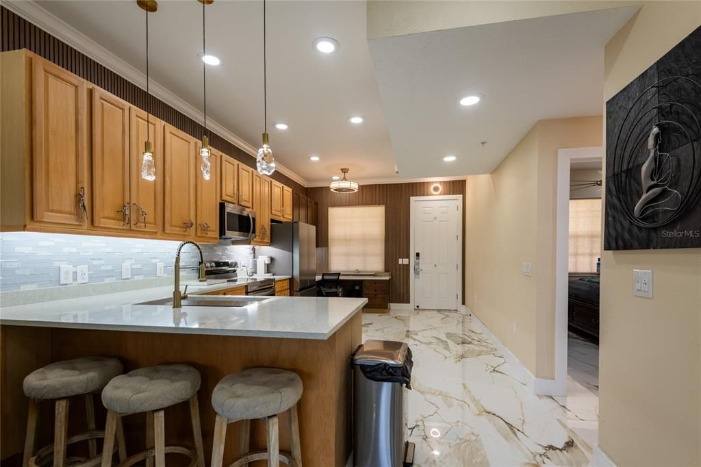 For Sale: $319,500 (2 beds, 2 baths, 1128 Square Feet)
