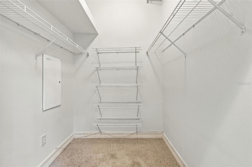 For Rent: $2,300 (3 beds, 2 baths, 1820 Square Feet)
