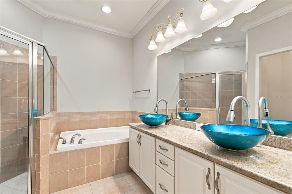 For Rent: $2,300 (3 beds, 2 baths, 1820 Square Feet)