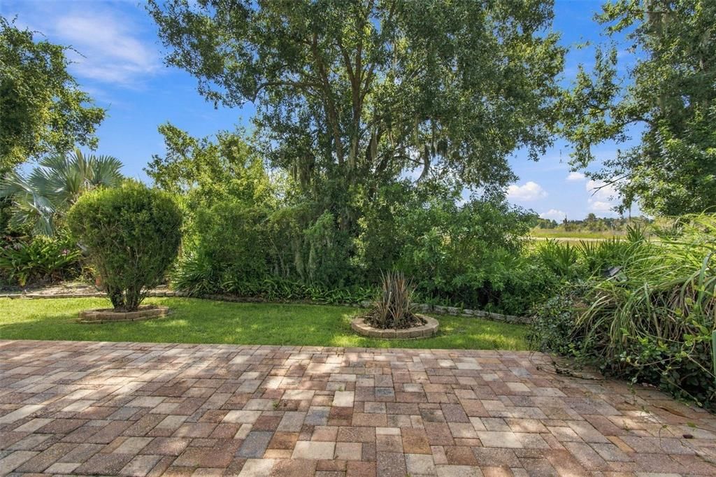 For Rent: $2,300 (3 beds, 2 baths, 1820 Square Feet)
