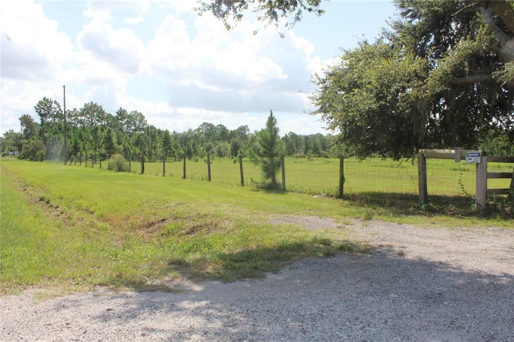 待售: $900,000 (20.00 acres)