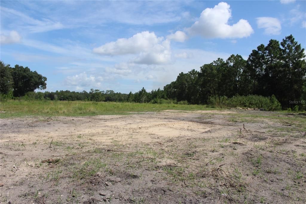 待售: $900,000 (20.00 acres)