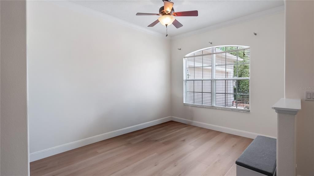 En Venta: $475,000 (4 camas, 2 baños, 2340 Pies cuadrados)