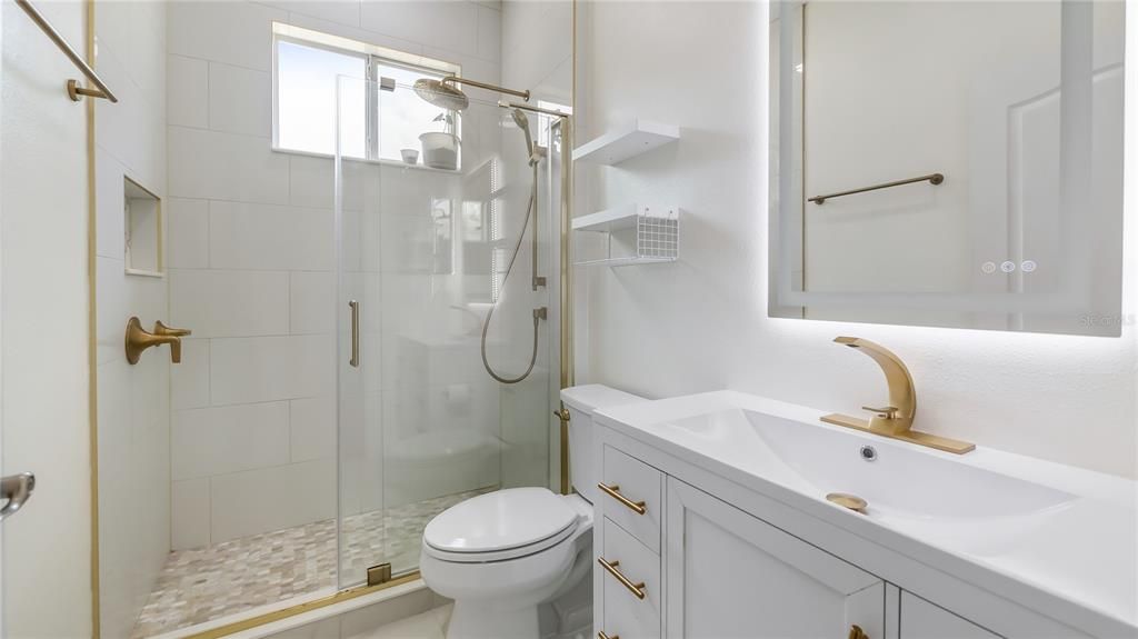 En Venta: $475,000 (4 camas, 2 baños, 2340 Pies cuadrados)