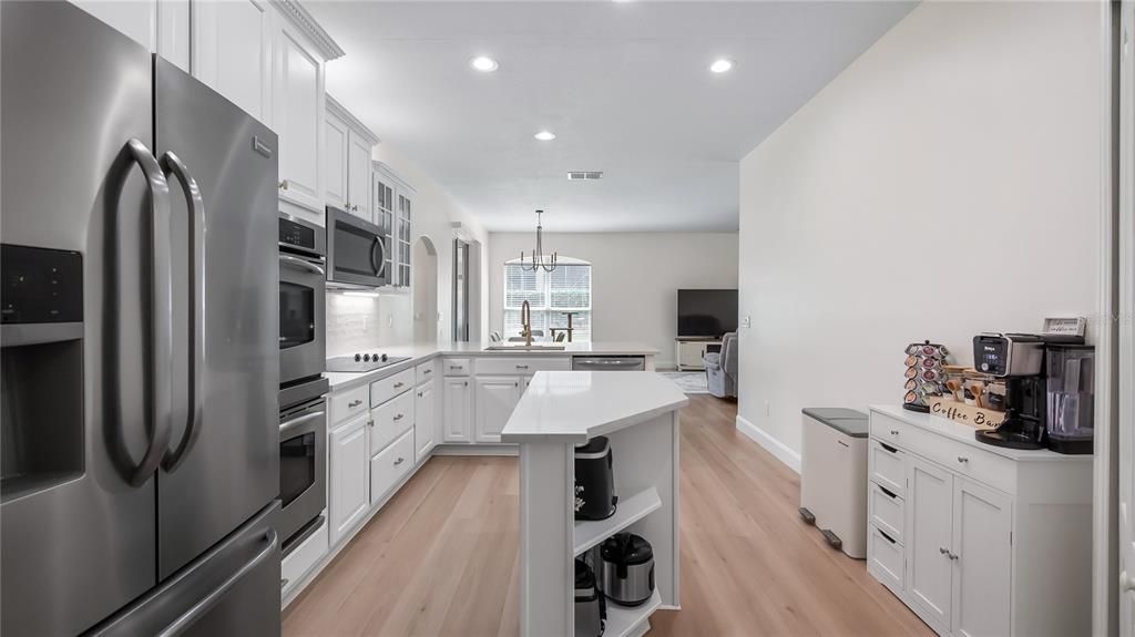 En Venta: $475,000 (4 camas, 2 baños, 2340 Pies cuadrados)