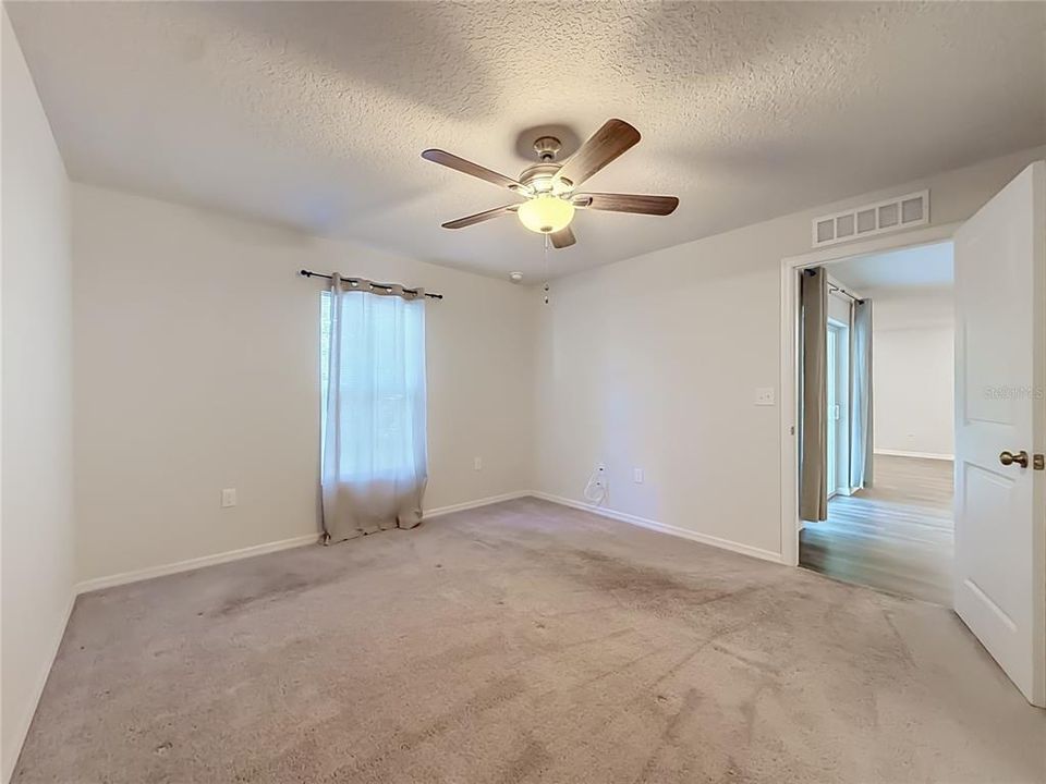 For Sale: $238,500 (3 beds, 2 baths, 1492 Square Feet)
