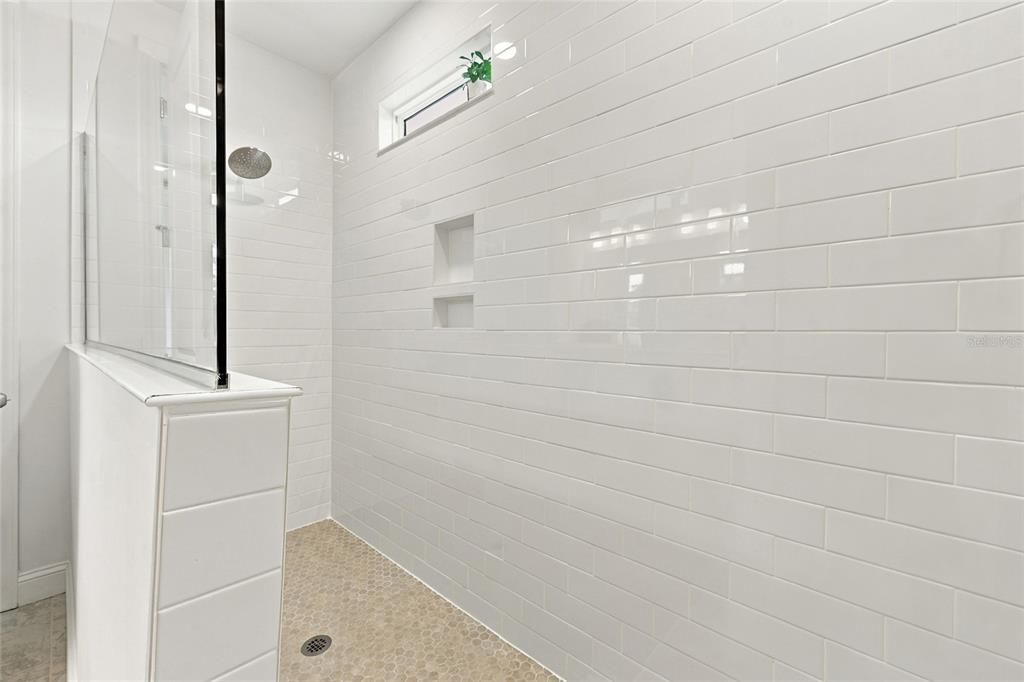 For Sale: $459,900 (3 beds, 2 baths, 2327 Square Feet)
