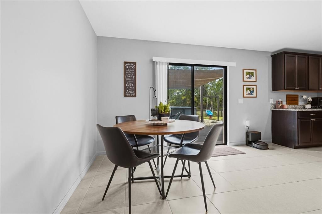 En Venta: $335,000 (3 camas, 2 baños, 1498 Pies cuadrados)