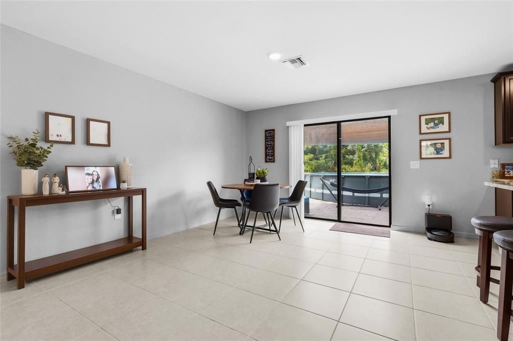 En Venta: $335,000 (3 camas, 2 baños, 1498 Pies cuadrados)