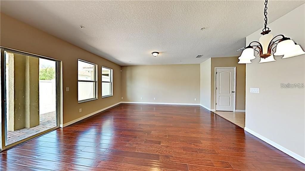 For Rent: $2,750 (3 beds, 2 baths, 1743 Square Feet)
