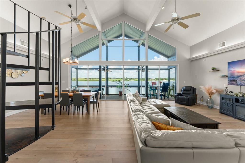En Venta: $889,000 (4 camas, 3 baños, 2816 Pies cuadrados)