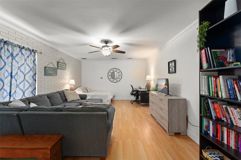 En Venta: $889,000 (4 camas, 3 baños, 2816 Pies cuadrados)