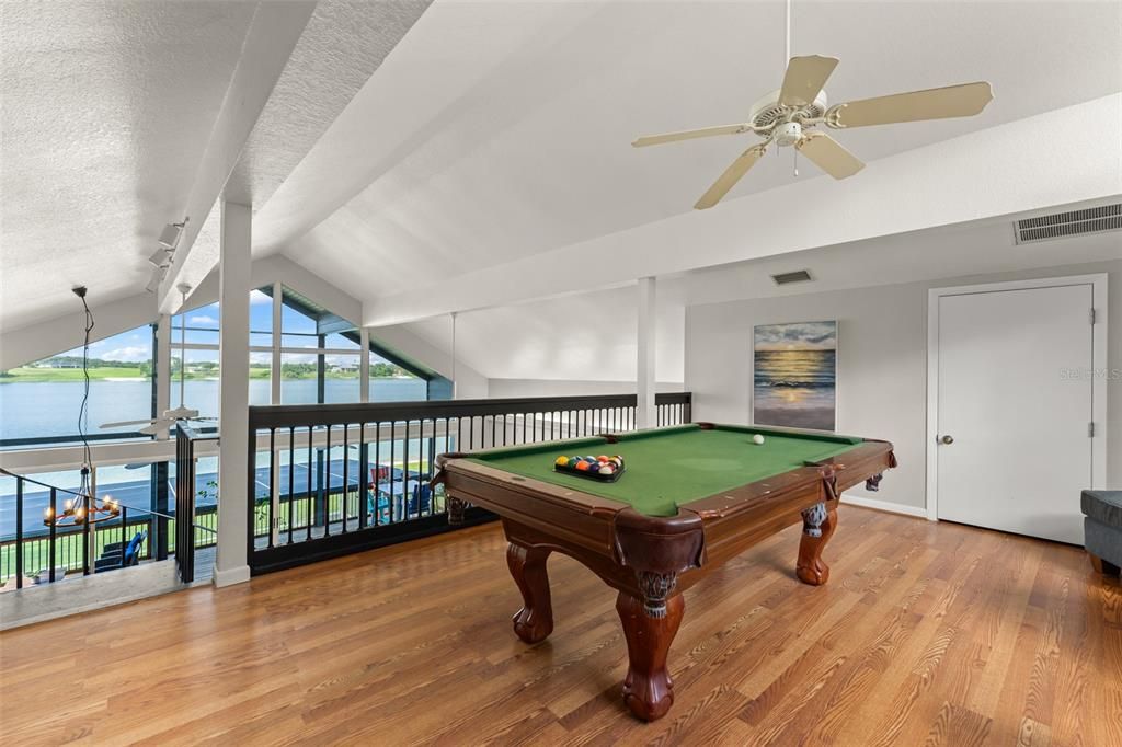 En Venta: $889,000 (4 camas, 3 baños, 2816 Pies cuadrados)