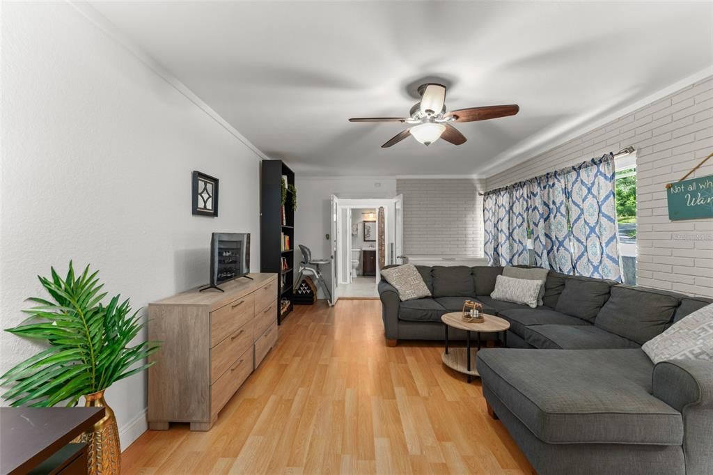 En Venta: $889,000 (4 camas, 3 baños, 2816 Pies cuadrados)