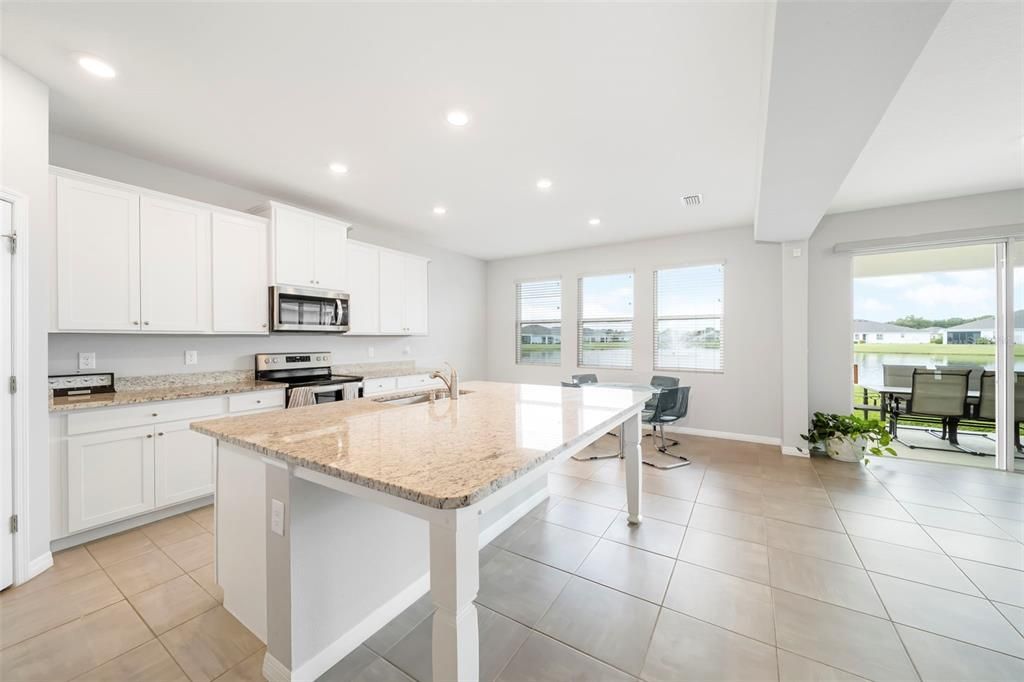 На продажу: $749,990 (5 спален, 4 ванн, 4000 Квадратных фут)
