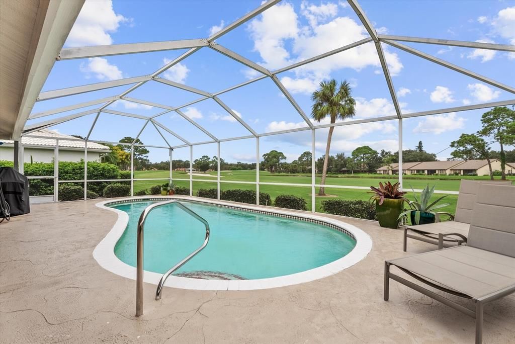 Activo con contrato: $549,900 (3 camas, 2 baños, 2003 Pies cuadrados)