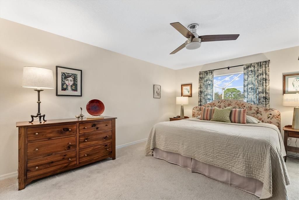 Activo con contrato: $549,900 (3 camas, 2 baños, 2003 Pies cuadrados)