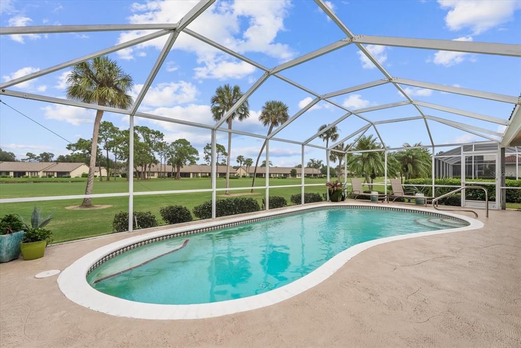 Activo con contrato: $549,900 (3 camas, 2 baños, 2003 Pies cuadrados)