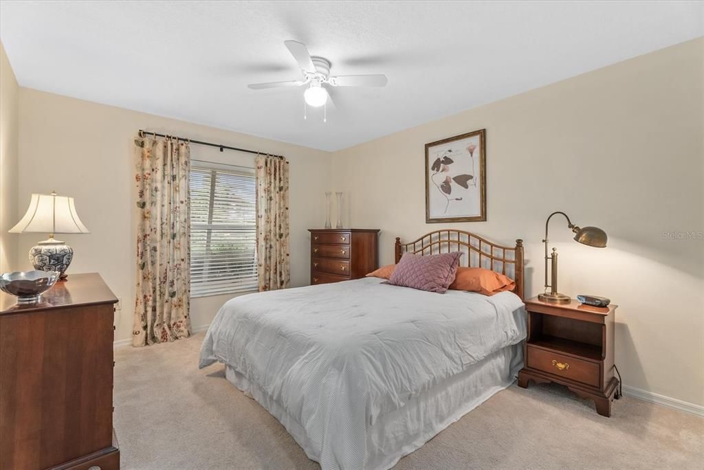 Activo con contrato: $549,900 (3 camas, 2 baños, 2003 Pies cuadrados)