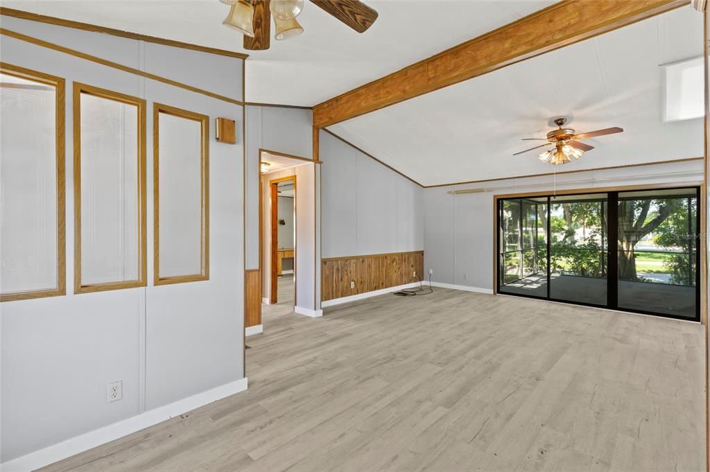 На продажу: $115,000 (2 спален, 2 ванн, 1176 Квадратных фут)