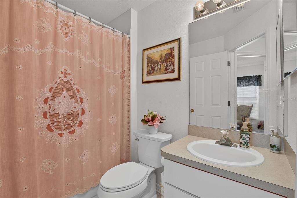 En Venta: $329,900 (3 camas, 2 baños, 1335 Pies cuadrados)