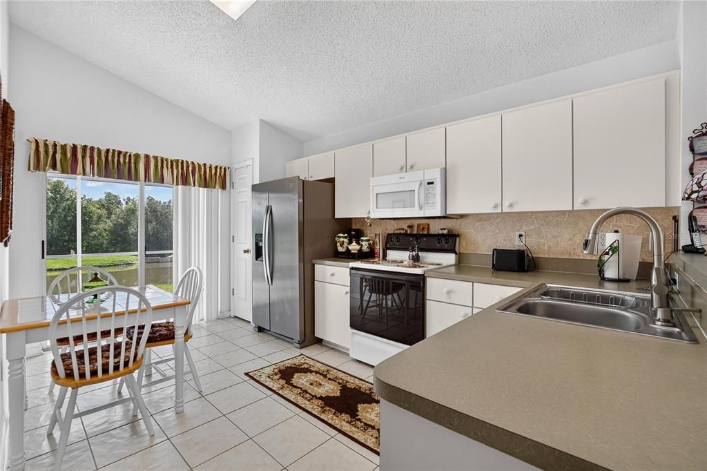 En Venta: $329,900 (3 camas, 2 baños, 1335 Pies cuadrados)