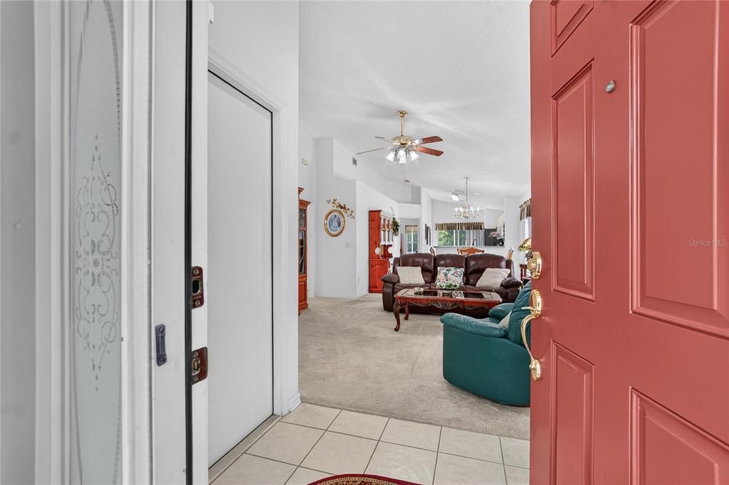 En Venta: $329,900 (3 camas, 2 baños, 1335 Pies cuadrados)