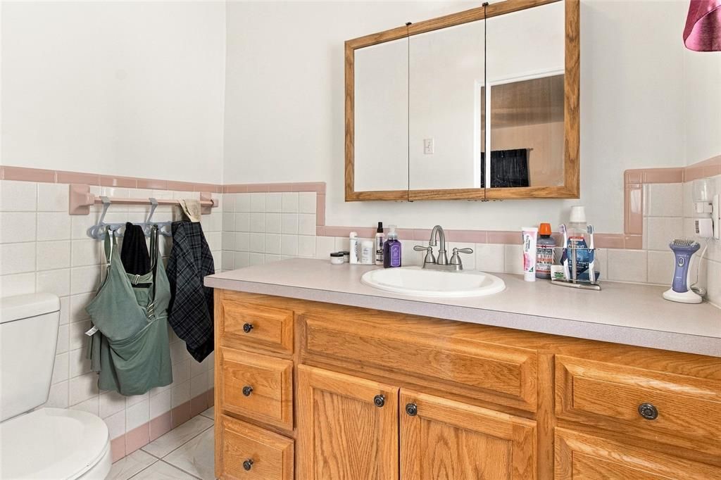 For Sale: $219,900 (3 beds, 1 baths, 1642 Square Feet)