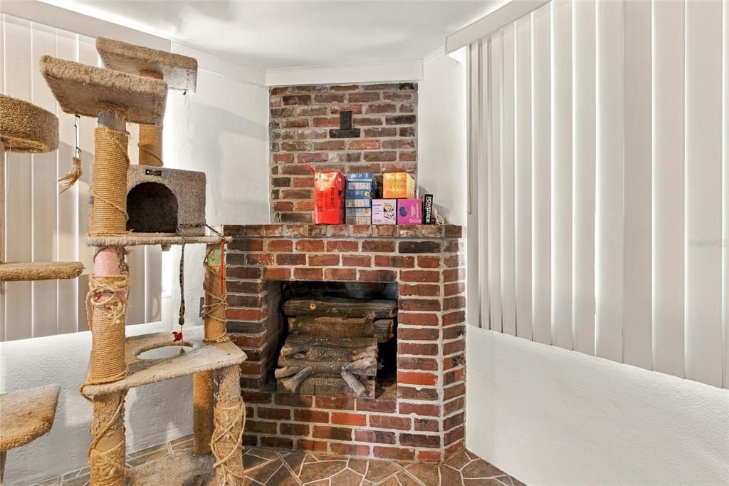 For Sale: $219,900 (3 beds, 1 baths, 1642 Square Feet)