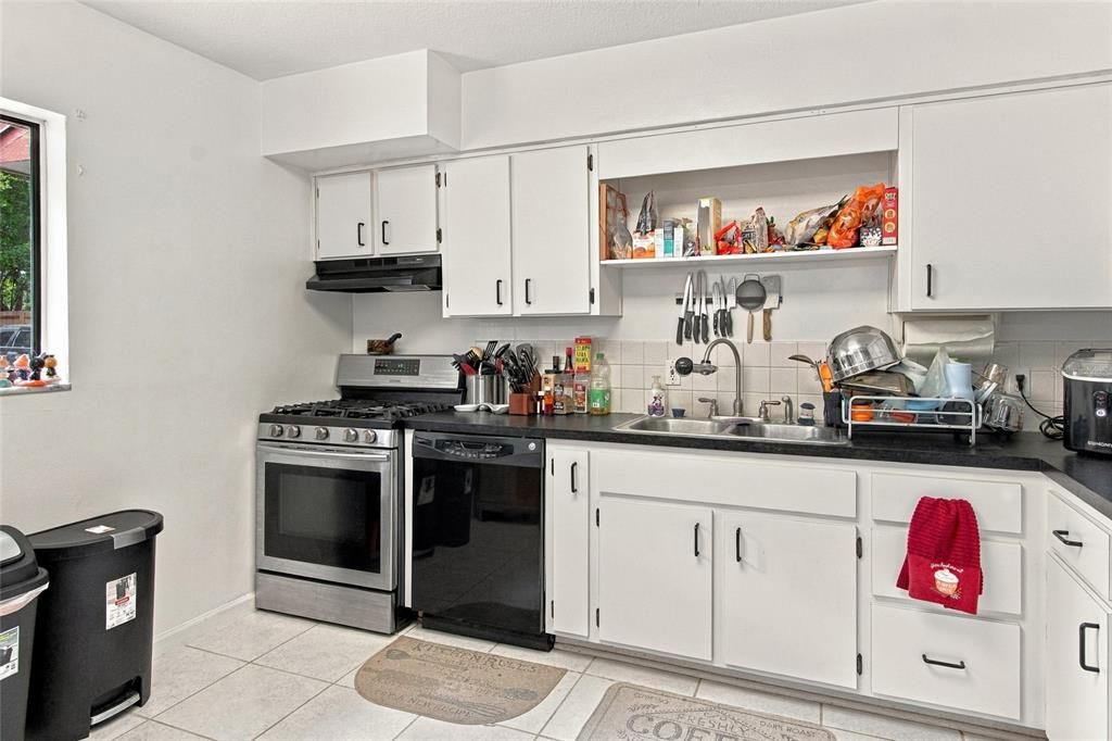 For Sale: $219,900 (3 beds, 1 baths, 1642 Square Feet)