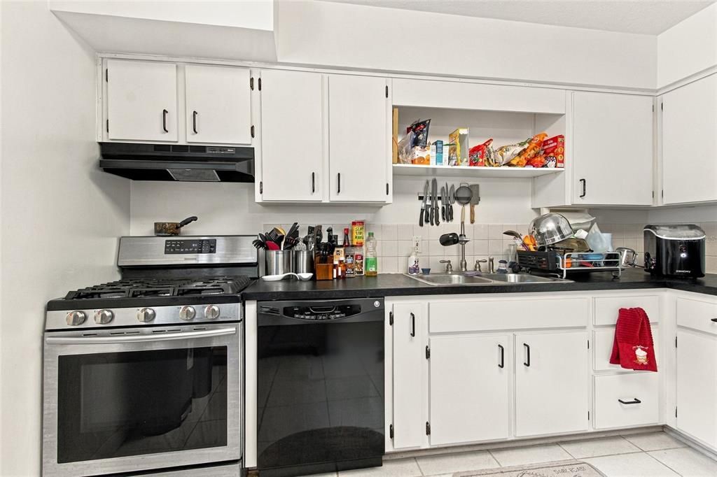 For Sale: $219,900 (3 beds, 1 baths, 1642 Square Feet)