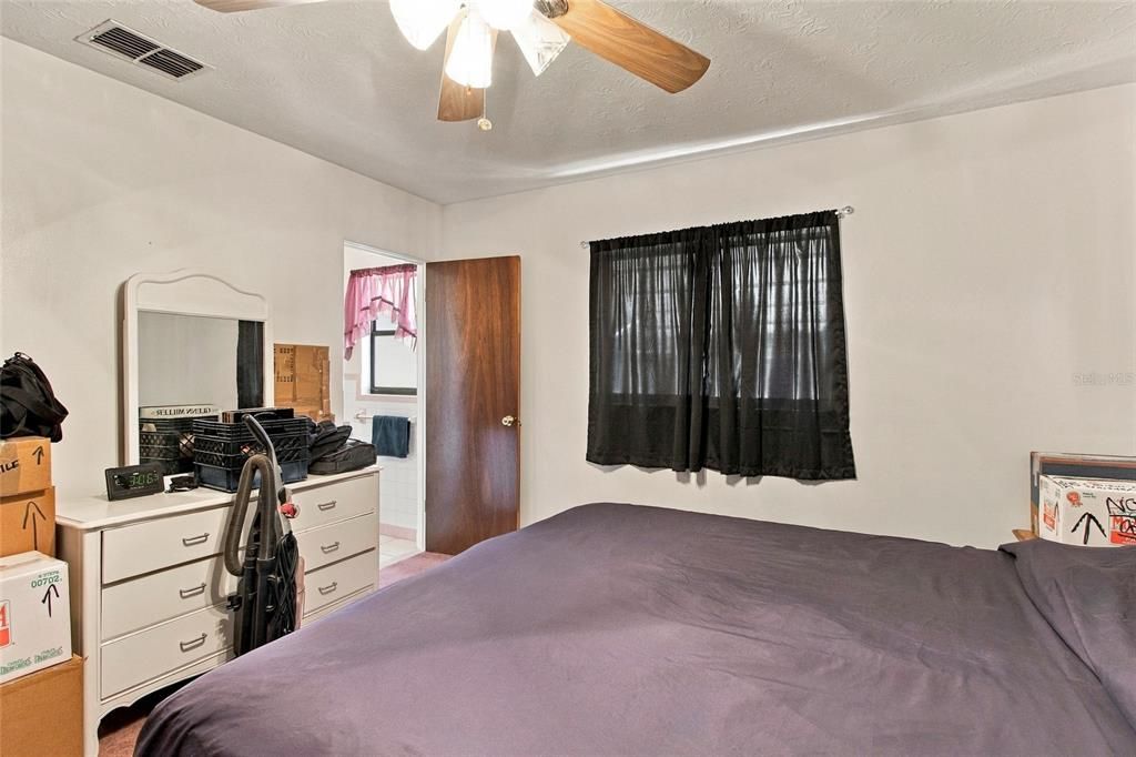 For Sale: $219,900 (3 beds, 1 baths, 1642 Square Feet)