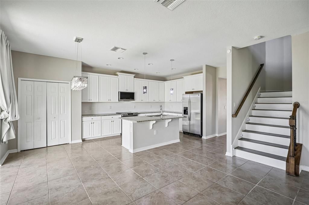 For Sale: $474,999 (4 beds, 2 baths, 2890 Square Feet)