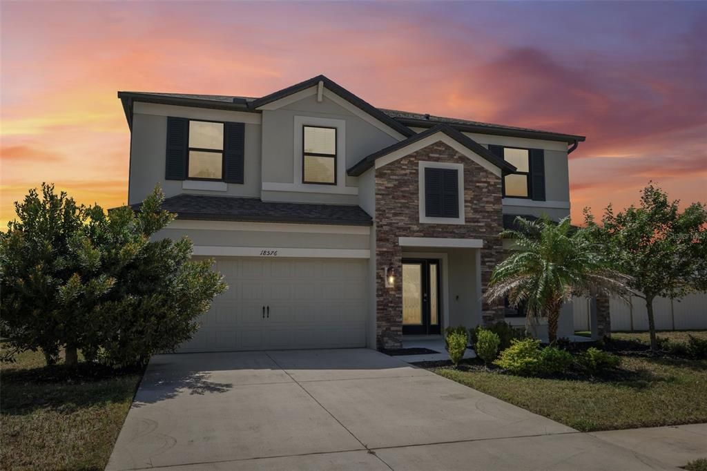 For Sale: $474,999 (4 beds, 2 baths, 2890 Square Feet)