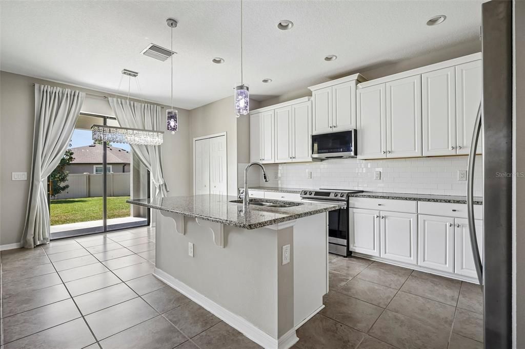 For Sale: $474,999 (4 beds, 2 baths, 2890 Square Feet)