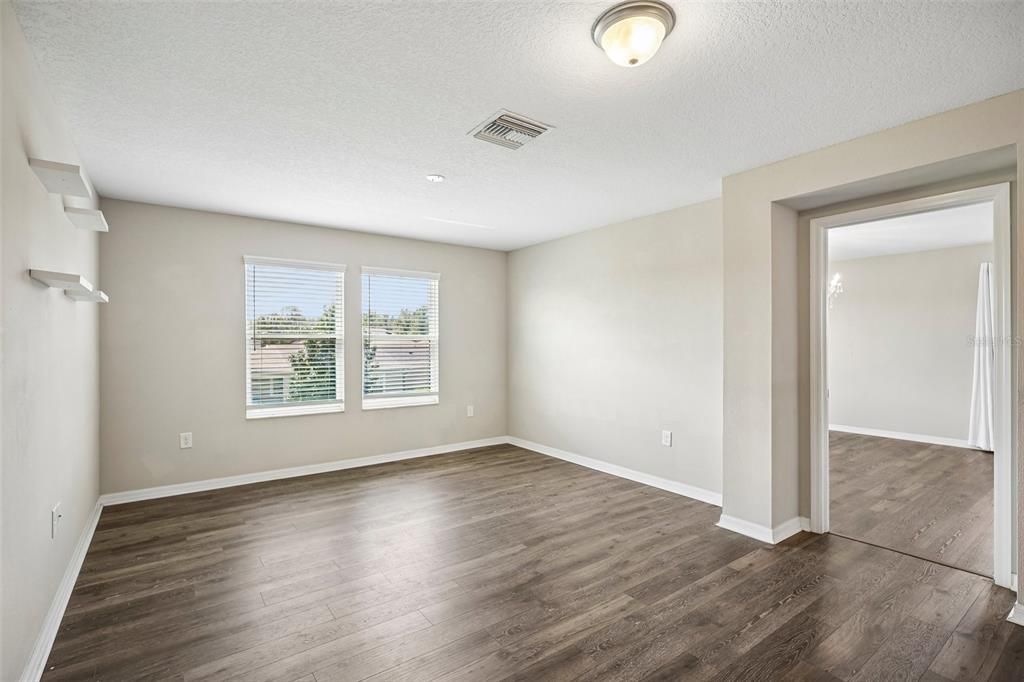 For Sale: $474,999 (4 beds, 2 baths, 2890 Square Feet)
