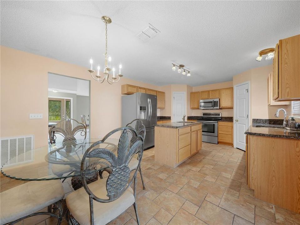 : $369,900 (4 спален, 2 ванн, 2836 Квадратных фут)