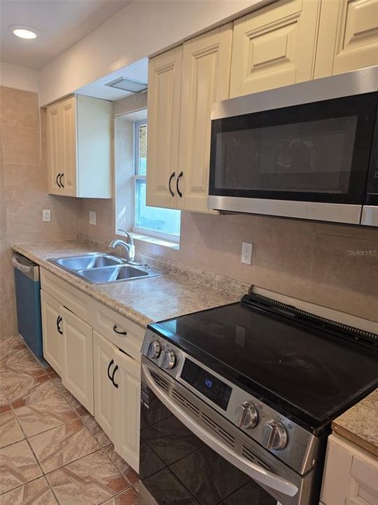 En Renta: $3,500 (4 camas, 2 baños, 1880 Pies cuadrados)