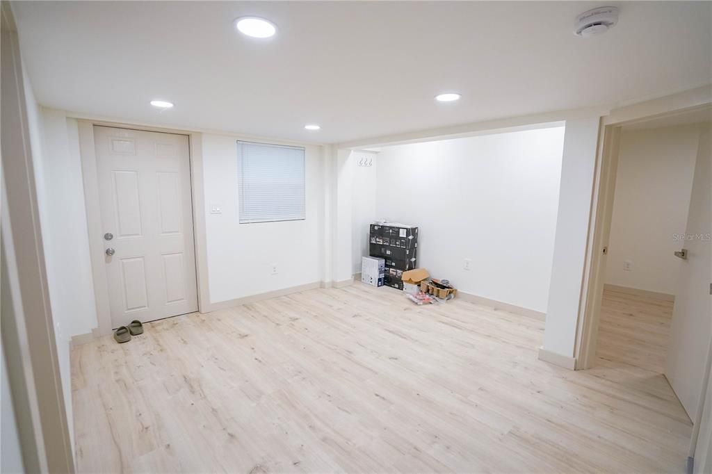 For Rent: $1,700 (2 beds, 1 baths, 600 Square Feet)
