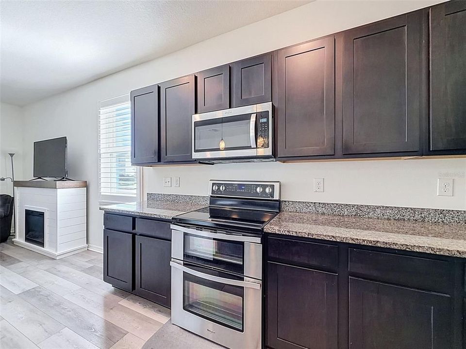 For Sale: $340,000 (3 beds, 2 baths, 1758 Square Feet)