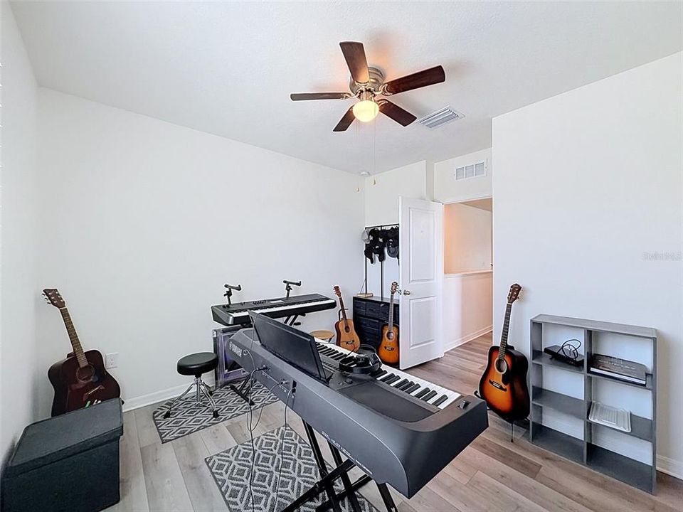 For Sale: $340,000 (3 beds, 2 baths, 1758 Square Feet)